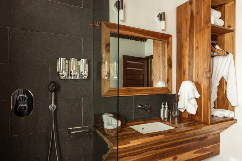 Deluxe King Room Bathroom – 1